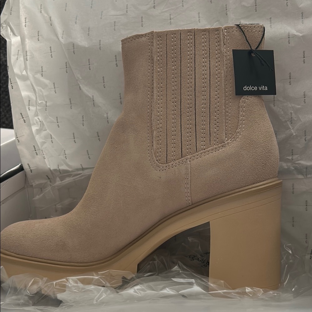 Dolce Vita Women's Tan Ankle Boots